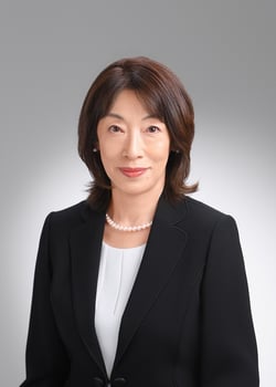 山本ひとみ